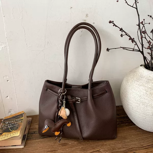 Large-Capacity Simple Underarm Tote Bag for Women 2025 Winter New High-Quality Niche Commuter Handbag Shoulder Bag