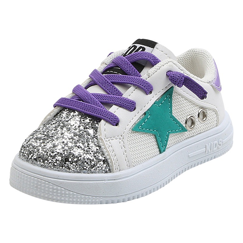 Entrega de una pieza zapatos casuales para niñas Primavera y otoño nueva moda con lentejuelas zapatos de tablero de fondo suave zapatos de bebé zapatillas de deporte para niñas