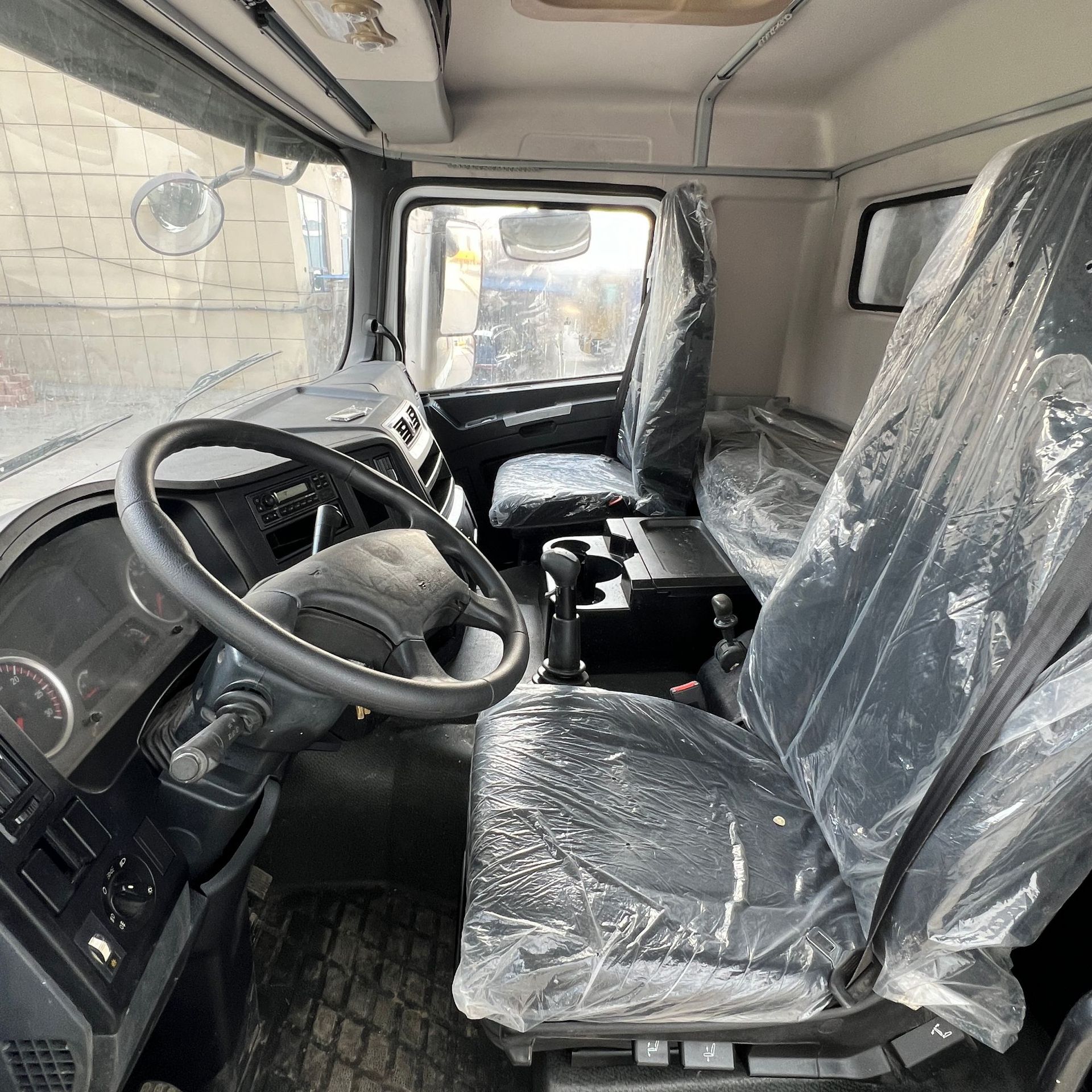 Supply of Shaanxi Automobile Shacman Heavy-Duty Trucks 6*4 Dump Trucks X3000 Tipper Trucks 10-Wheel Dump Trucks Heavy-Duty Trucks