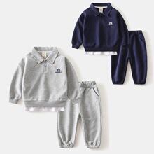 儿童套装批发2025新款男童翻领假两件卫衣裤子两件套装一件代发潮