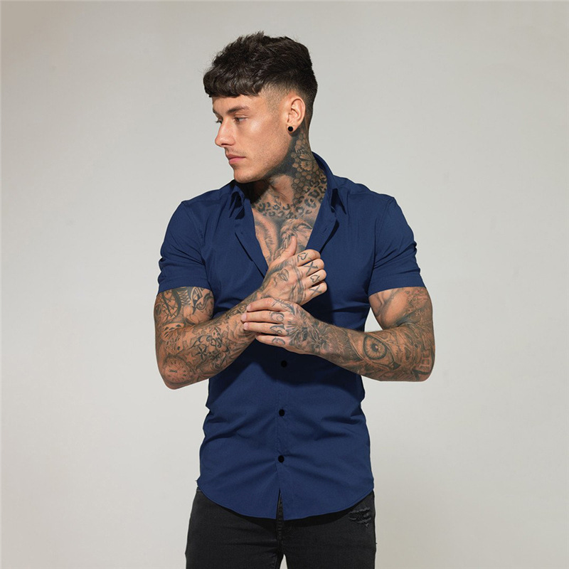 Camisa de solapa de manga corta para hombres europeos y americanos micro elástico Delgado color sólido fitness deportes ocio negocios sin planchar cardigan