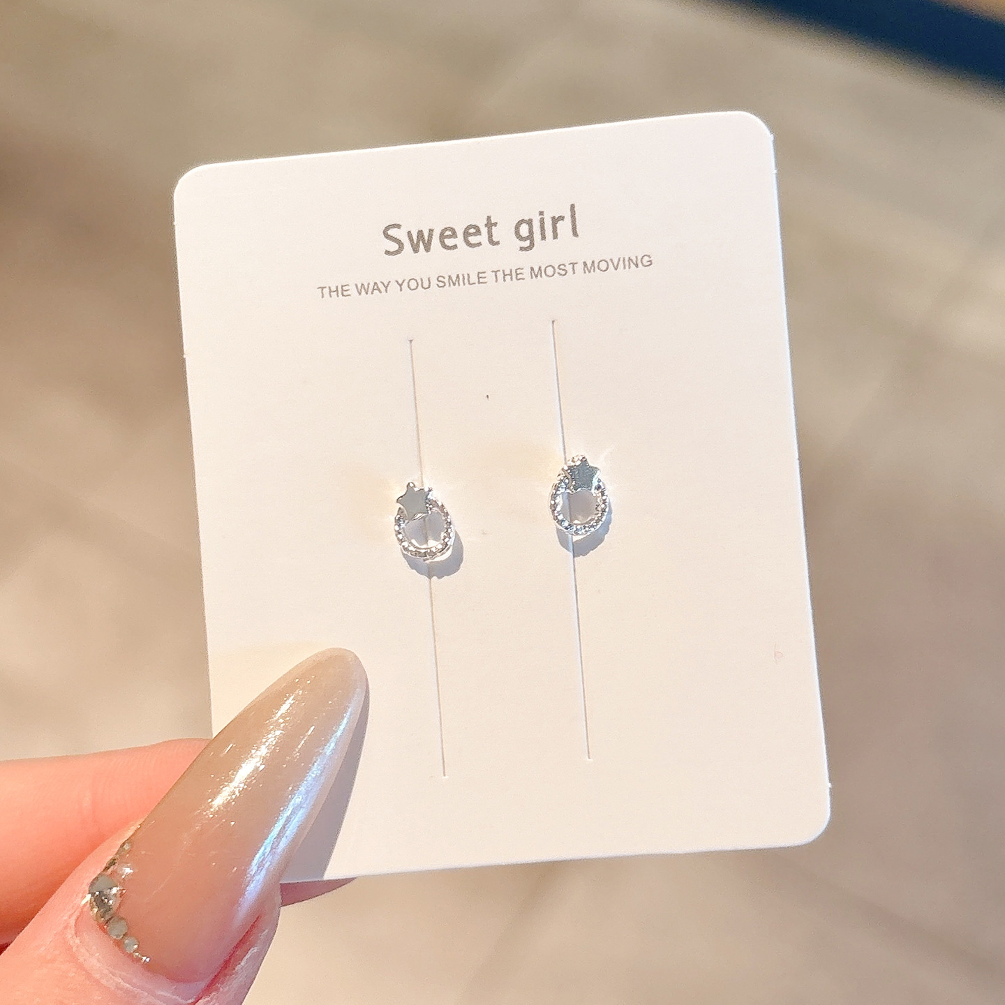 Pendientes de aleación Pendientes de alta calidad de perlas para mujer Pendientes exagerados de temperamento de lujo ligero coreano Pendientes largos con borlas al por mayor