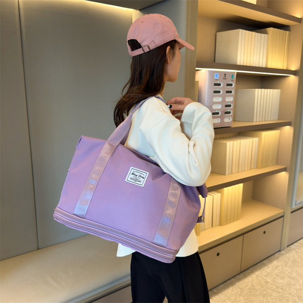 Capacious double-layer travel bag