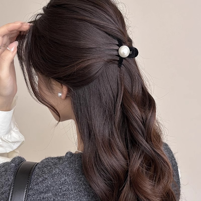 Temperamento de perlas de cabello de agarramiento de mitad de corbata de cabello de alta sensibilidad de la princesa frisa clips laterales trenzados mini clips de tiburón tocado