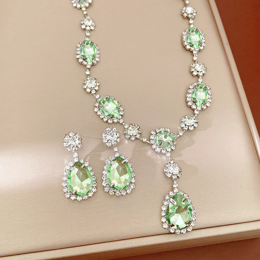Palacio de diamantes de gota de agua oval collar de pernos de orejas ligero lujo de alta sensación cadena de clavícula temperamento conjunto de joyas mujeres image 7
