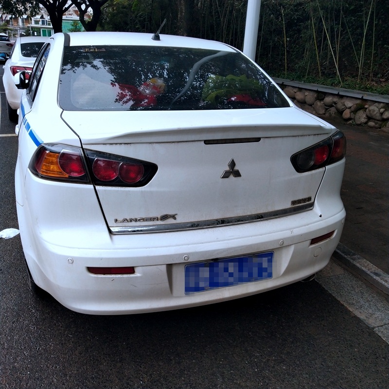 Suitable for 2009-2016 Mitsubishi Lancer Rear Wing, Lancer Modification Special Punch-Free Carbon Fiber Pattern Pressure Rear Wing