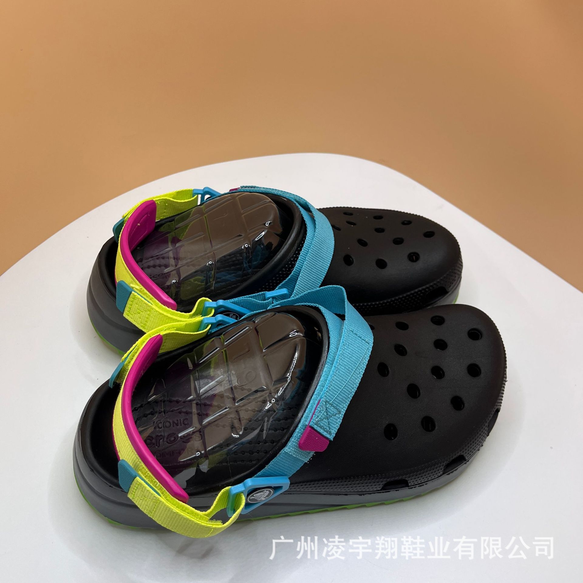 Cross Hole Zapatos para niños y niñas con suela gruesa alta antideslizante zapatillas de playa al aire libre para parejas de playa casual