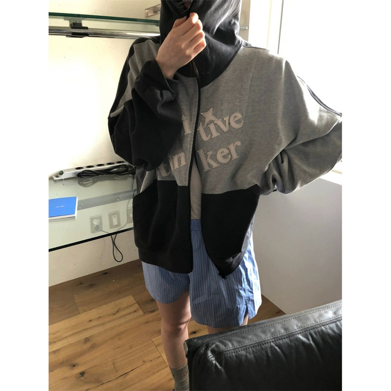 Now the New 2026 Spring Collection from Korean Designer Tue*Id Features a Casual Color-Blocked Letter Patch Hoodie Now the New 2026 Spring Collection from Korean Designer Tue*Id Features a Casual Color-Blocked Letter Patch Hoodie