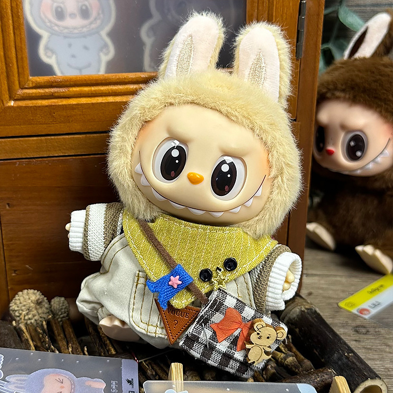 Labubu se sienta en la fiesta, ropa de bebé, caja ciega de primera generación, ropa de bebé Labubu, ropa de tela rabble, cara de vinilo de felpa