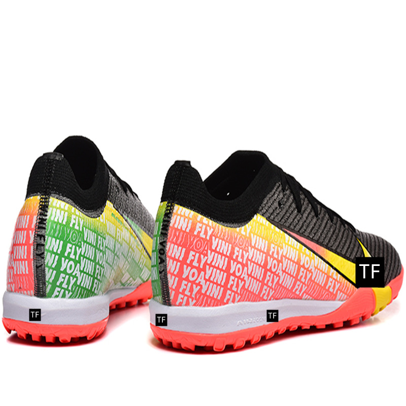 Zapatos de fútbol Assassin 16 con tacos bajos – Antideslizantes y resistentes, para césped artificial, competición y entrenamiento.