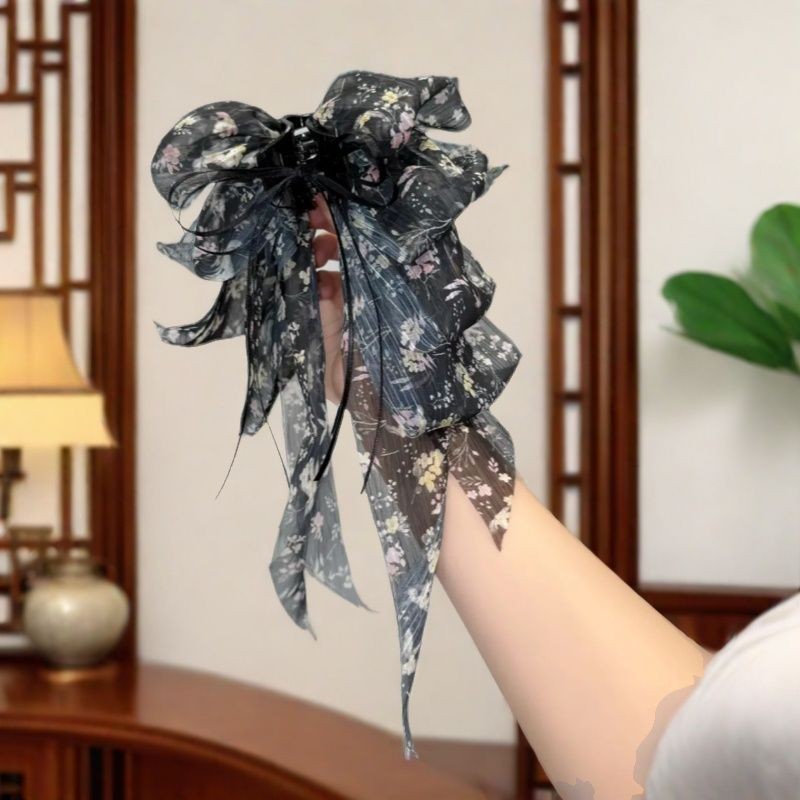 검정색 잔꽃무늬