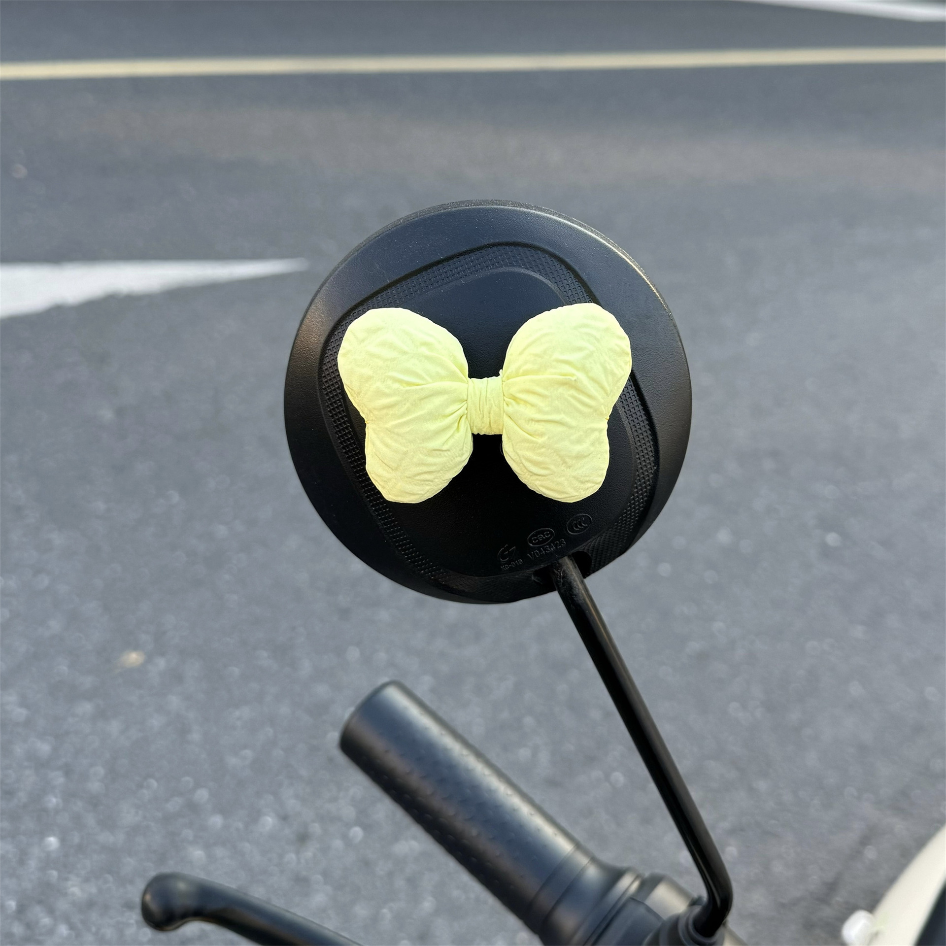Decoraciones de espejo retrovisor con lazo, batería, accesorios de decoración de vehículos eléctricos, accesorios lindos para motocicletas y motocicletas 2024