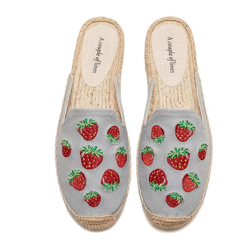 Straw slippers, fashionable footwear, comfortable universal shoes for leisure, with embroidery