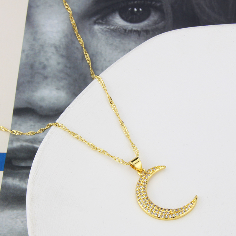 New simple zirconium inlaid crescent copper gold-plated zirconium inlaid necklace