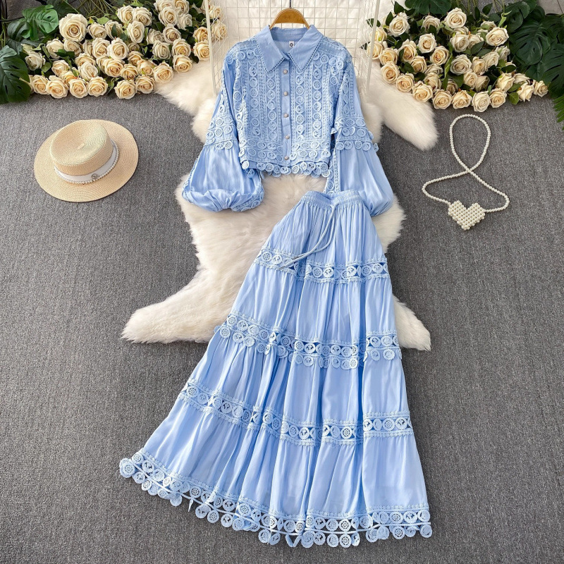 Zweiteiliges Damen-Set im koreanischen Stil: Zartrosa Bluse mit durchbrochener Spitze, Kragen und langen Ärmeln & hochgeschnittener, figurformender Rock_voghion.com