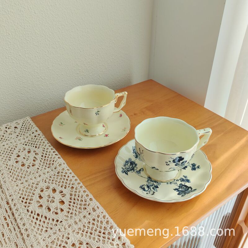 French-Style Vintage Rose Floral Ceramic Cup with Gold Detailing, European Court-Style Coffee Cup and Saucer, English Afternoon Tea Black Tea Cup