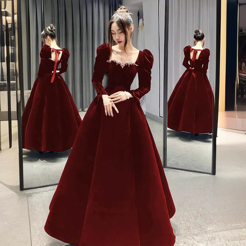 Elegant Red High-End Evening Dress for the Bride, Suitable for Autumn Weddings and Engagements, Can Be Worn Casually, Petite French Style