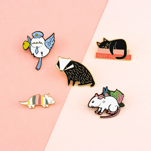 Animal world decoration, creative and interesting cartoon design brooch, simple and cute Japanese badge, trendy and cute texture