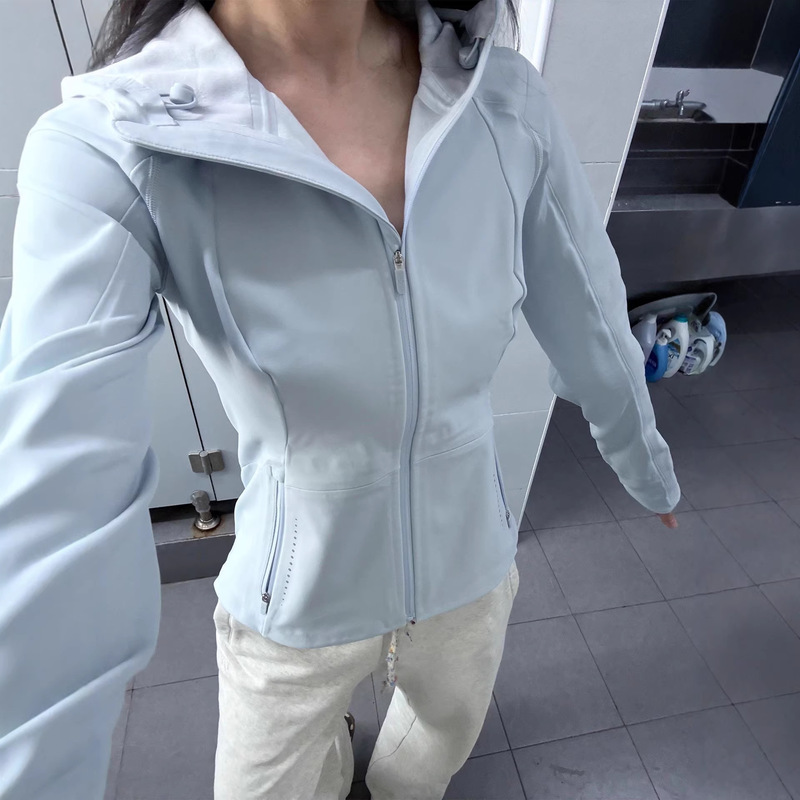 Slim-Fit Softshell Jacket for Women, Autumn 2026 New Versatile Three-In-One Sports Coat with Zipper, Waist-Cinching, Slimming Top