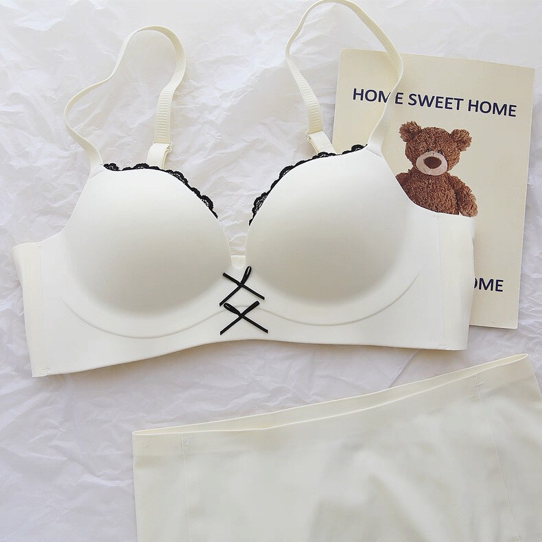 Six Rabbits Cream Cloud ~ Soft Milk Skin Lace Underwear Seamless Small Breast Push up Bra Set