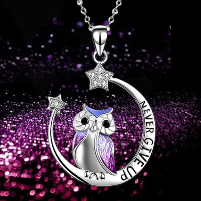 Collar con Colgante de Búho con Incrustaciones de Diamantes, Diseño de Nicho Popular en Europa y América, Collar de Alta Gama con Forma de Estrella, Luna y Corazón