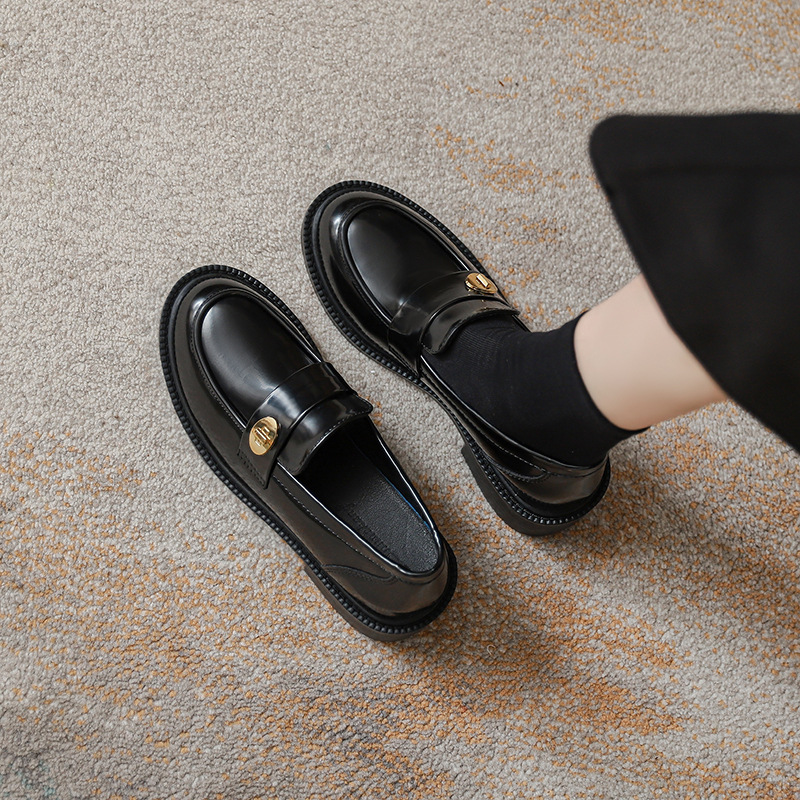 내부 강화 된 로퍼 여성 블랙 슬립 온 두꺼운 바닥 두꺼운 2025 새로운 싱글 레이어 신발 작은 가죽 신발 323334 스몰 사이즈