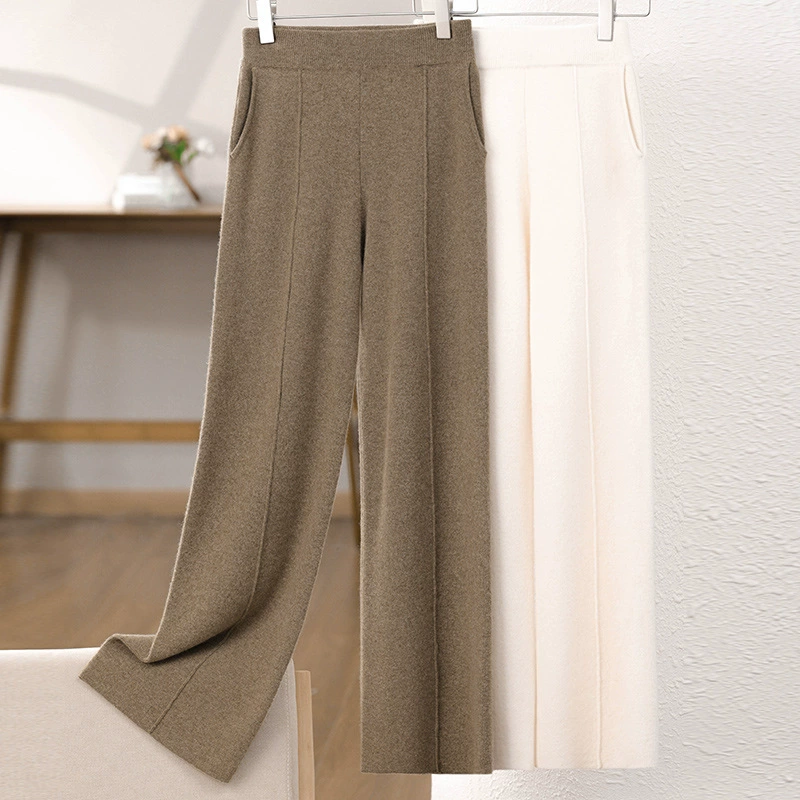 Вязаные брюки с рулонами среднего шва