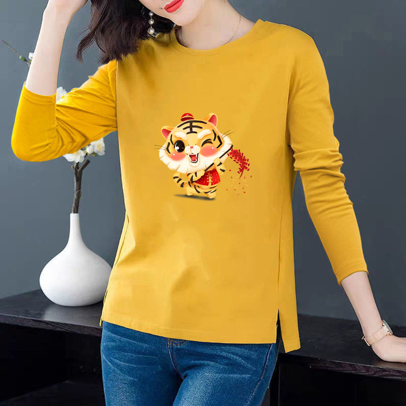 White cotton demi-season retro elegant long-sleeve