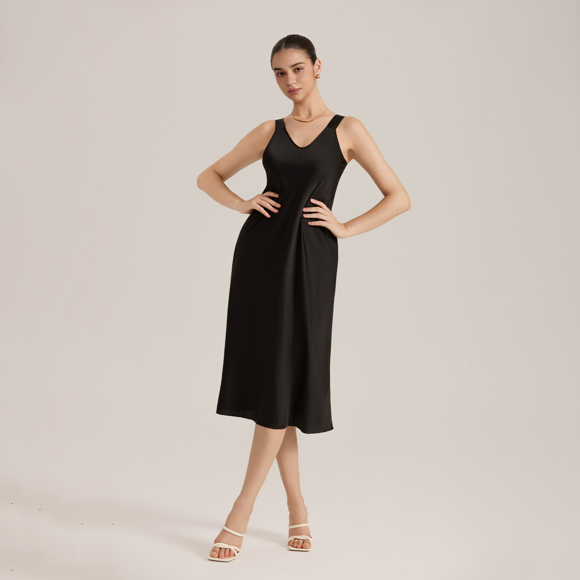 Amazonas damas satén largo vestido de pijama de cinturón vestido de pijama sin mangas de cuello en V sexy vestido de pijama de cinturón ancho SQ25926