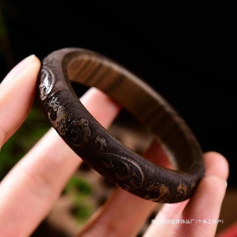 Natural Vietnamese Nha Trang Kyan Agarwood Patterned Bracelet, Authentic Gift, Exquisitely Carved and Finely Detailed Bracelet for Women Natural Vietnamese Nha Trang Kyan Agarwood Patterned Bracelet, Authentic Gift, Exquisitely Carved and Finely Detailed Bracelet for Women