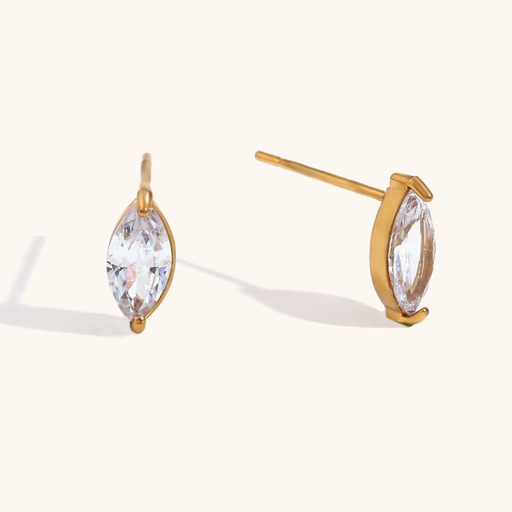 18K Gold Plating Color PVD Coated Real Gold Plated 18K Gold Crown Flower Stainless Steel Simple Style Waterproof Non Tarnish Ear Studs