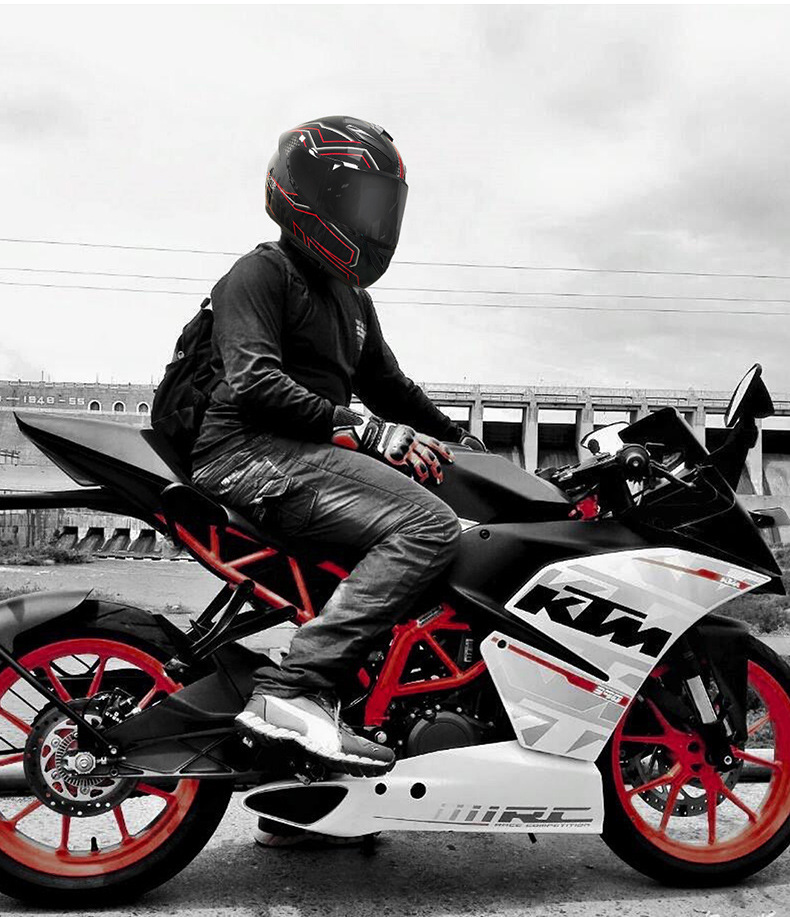 Foreign Trade Motorcycle Helmet with Horns, Full-Face Helmet for Men and Women, Safe for All Seasons, Rider Electric Vehicle Helmet, Dropshipping