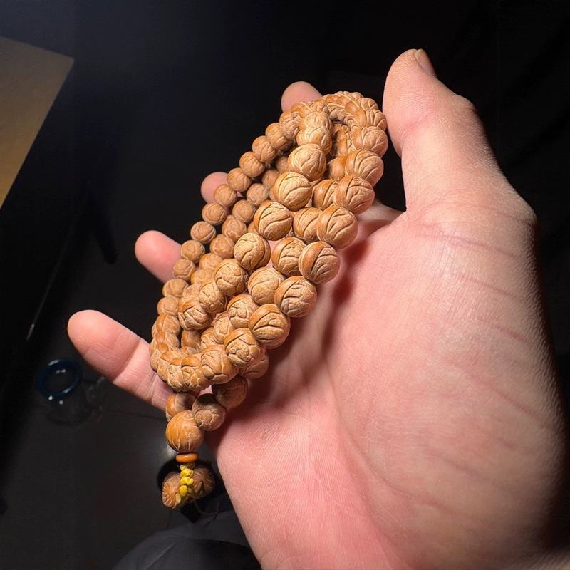 小龙纹桃核手串脖挂手持一个月就上色小金豆正圆小手串文玩龙纹手|undefined