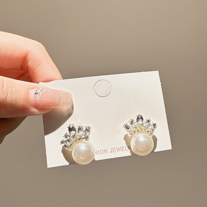 Pendientes de botón con perla y circonita para mujer elegantes_voghion.com