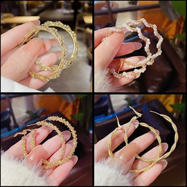 项链;耳环;耳钉