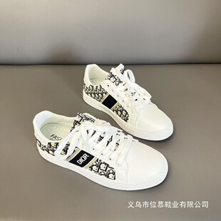 Ƥ���＾�Mӡ�ٴ�ƴɫ����С�����e͸��W����Ь�r����Ůܛ��