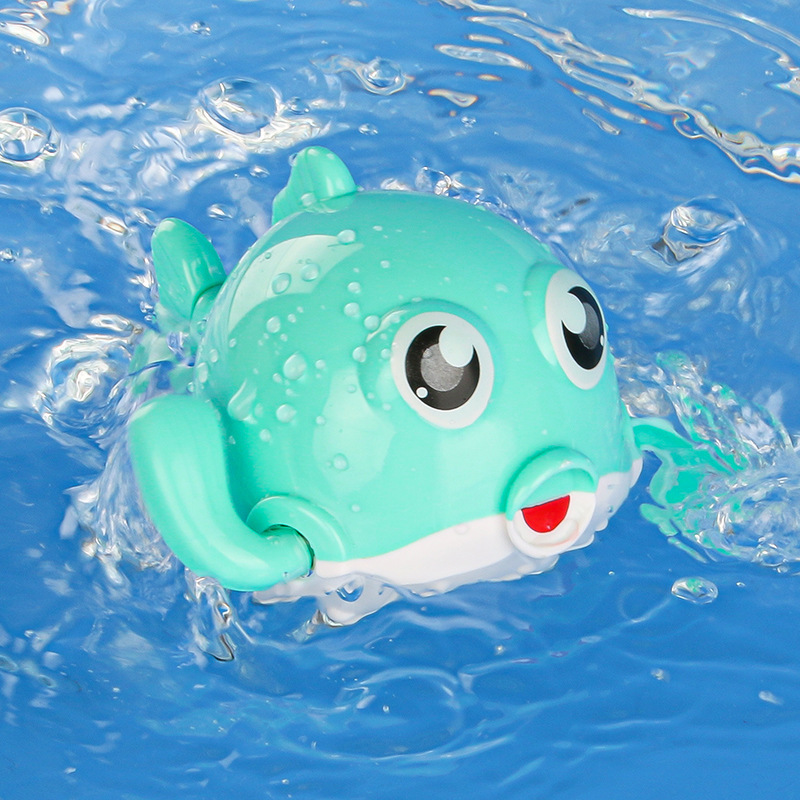 クロスボーダーの赤ちゃんのお風呂のおもちゃは水の上でチェーンのぜんまいを切って水をかきます。|undefined