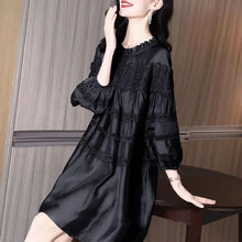 夏秋新款时尚穿搭长袖宽松大码显瘦镂空蕾丝减龄精典连衣裙
