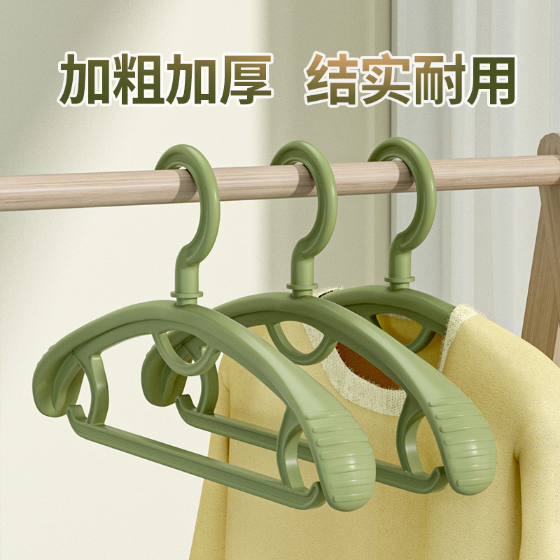 ハンガーの卸売りの多機能の広い肩の滑り止めは回転して厚い服を厚くすることができます。|undefined