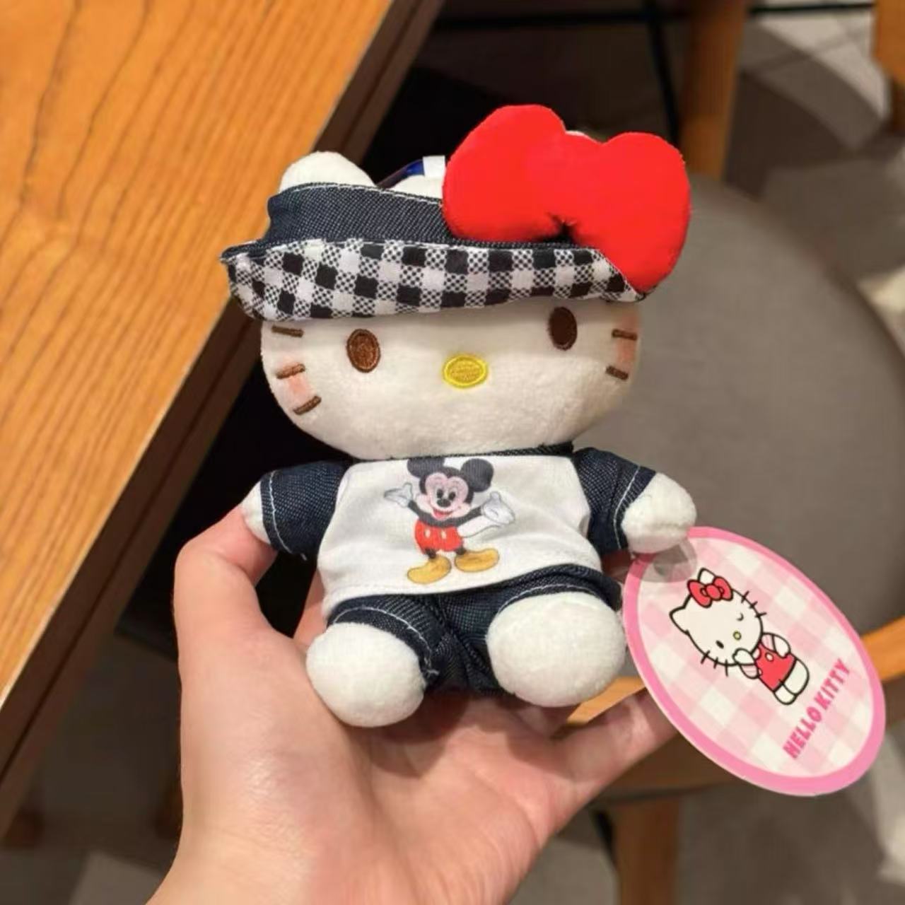 Genuino clásico KT Hello Kitty mochila bolso colgante dibujos animados lindo hellokitty llavero muñeca de felpa mujer