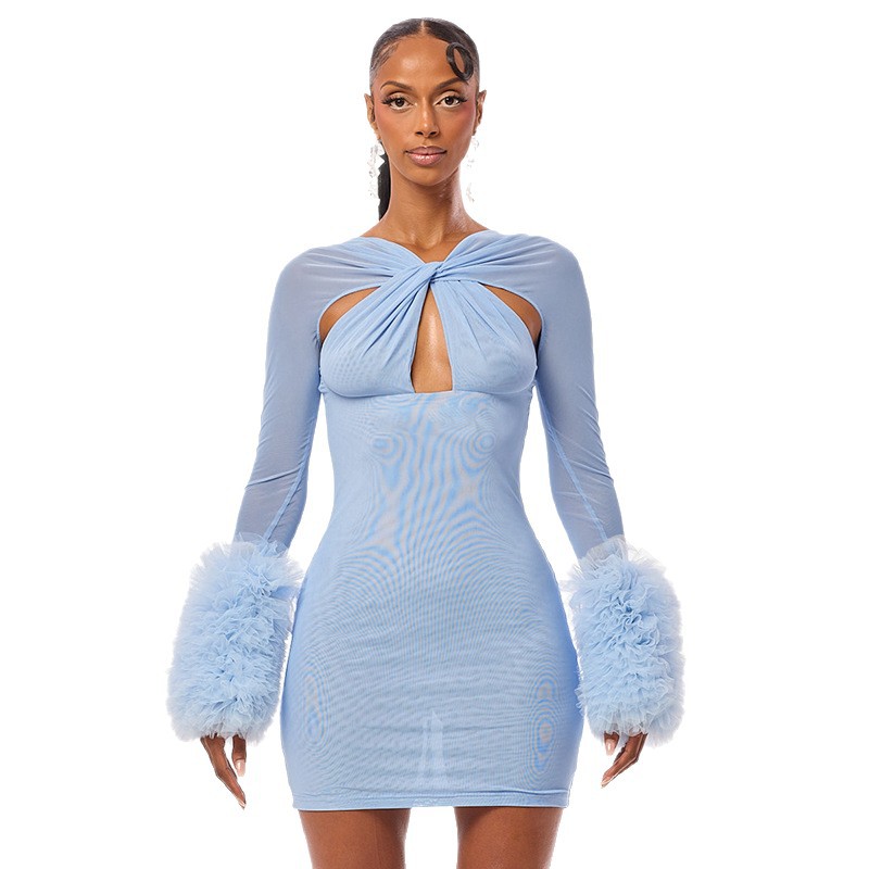 Vestido ajustado de mujer estilo europeo y americano, novedad 2025, de moda, con malla cruzada, mangas de peluche caladas y diseño entallado. image 6