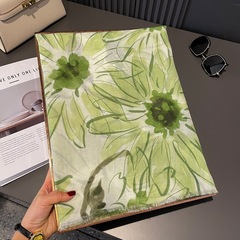 緑の小さい鄒菊の清新な文芸の綿麻のマフラーの女性の海辺の旅行は撮影します。