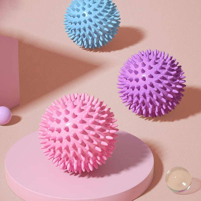 La pelota de masaje relaja los músculos, los dedos y las plantas de los pies, la pelota de erizo, el baile, el entrenamiento de rehabilitación de la palma de fitness