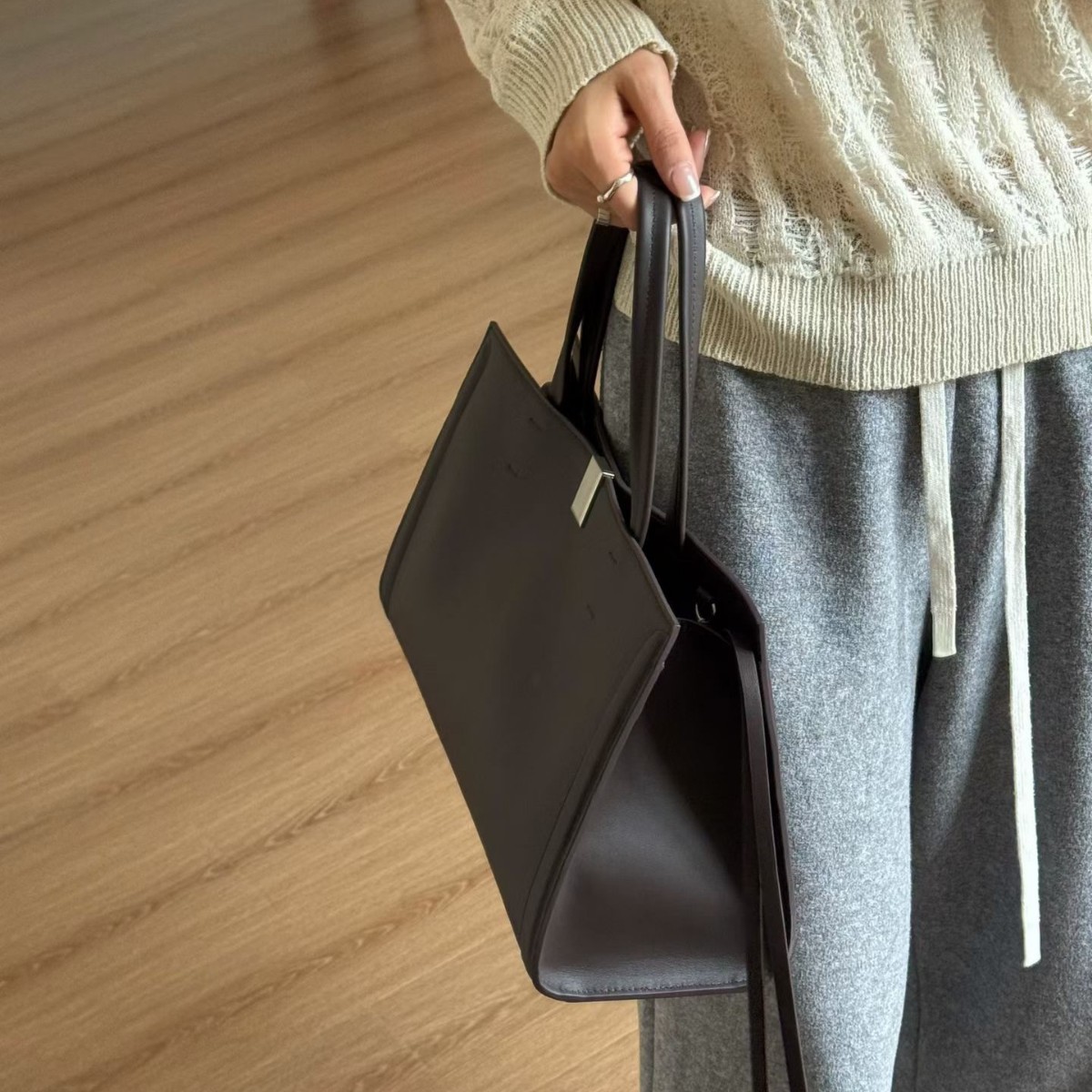 [French Style Bag] Ins New Niche Minimalist Handbag Fashion Versatile Top Grain Cowhide Crossbody Bag Genuine Leather - Thumbnail 4