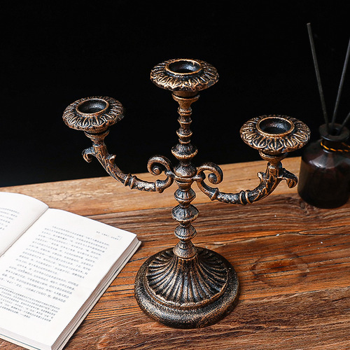 European retro three-headed candlestick, French and American iron candlestick, home wedding outfit, romantic decorative props and ornaments