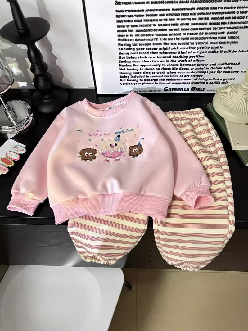 女の子用スウェットセット 秋服 2025年新作 子供用おしゃれで流行のベビー服 カジュアルツーピースセット 春秋トレンド
