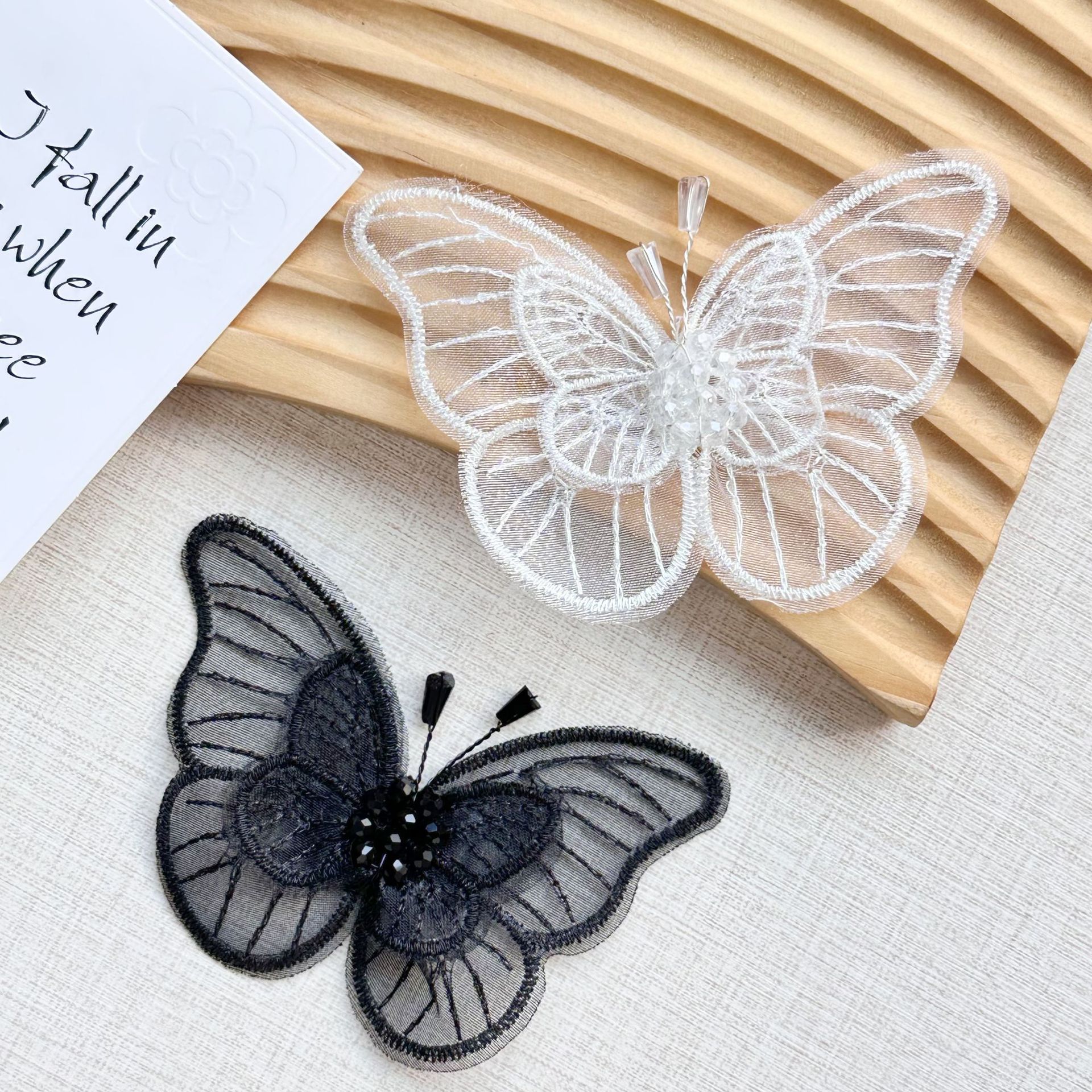DIY mano clavado cuentas de encaje mariposa tela pegatinas bordadas vestido de boda vestido vestido camisa tocado para el cabello decoración image 1