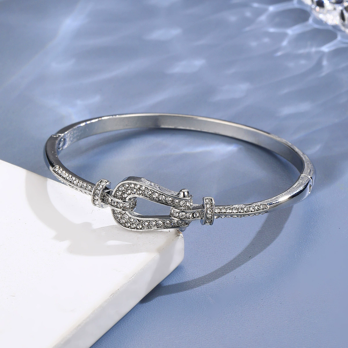 Fashionable small design universal women's bracelet, Japanese and Korean, light luxury style, simple and elegant design, does not fade