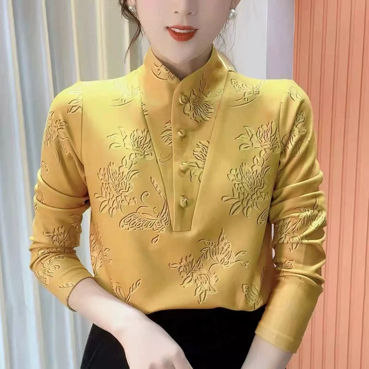 Цветная рубашка с нижней строкой с воротником, бархатная X нижняя ткань, новый темперамент, тонкая маленькая зимняя мама, теплая дикая рубашка