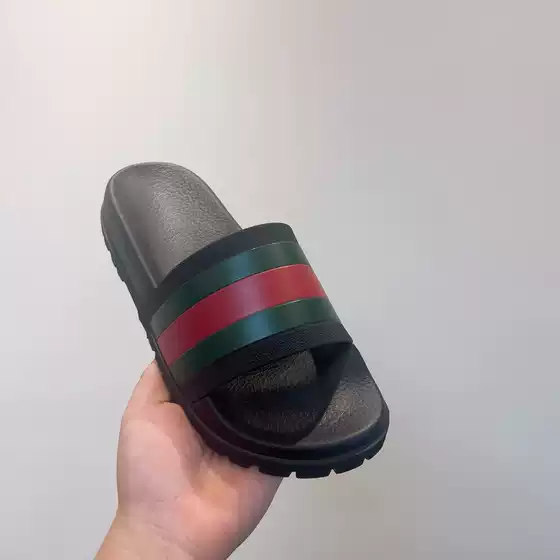2026 Spring/Summer New Arrival Couple Slippers Fashion Non-slip European and American Style Versatile Beach Sandals for Men and Women Trendy